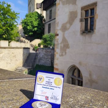 Pamětní plaketa Celního úřadu pro Středočeský kraj